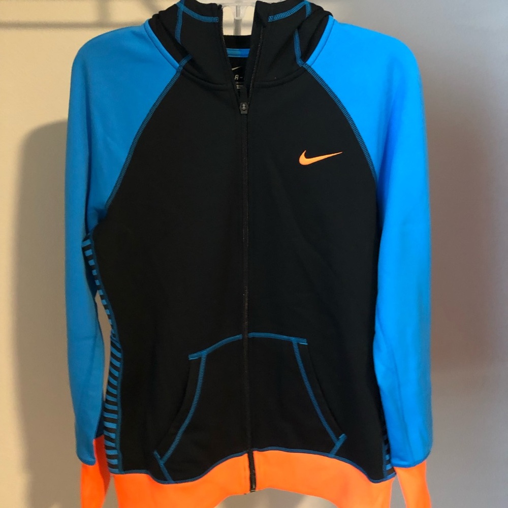 Nike Therma Jacket!🧡💙